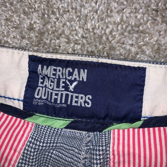 American Eagle Dark Blue & White Plaid shorts W 33 - Picture 8 of 13